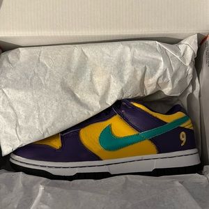 Nike Dunk Low BRAND NEW !!